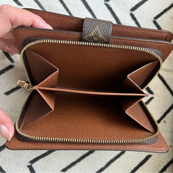 Authentic large Louis Vuitton wallet with removable document holder LV - Picture 7 of 10